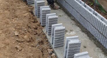 東京都北区　ブロック積作業