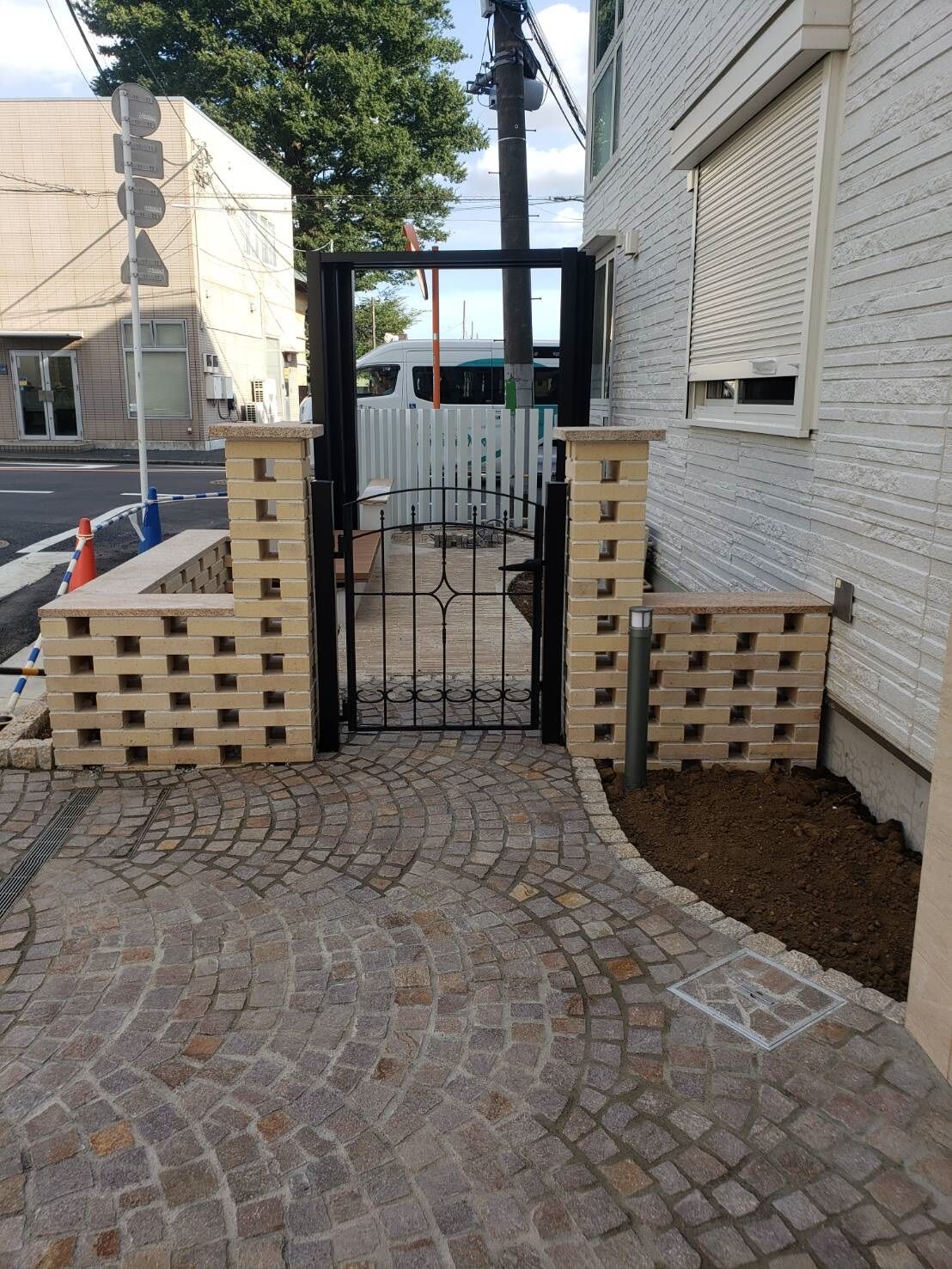 埼玉県　所沢市　マンション外構工事　吉川工業