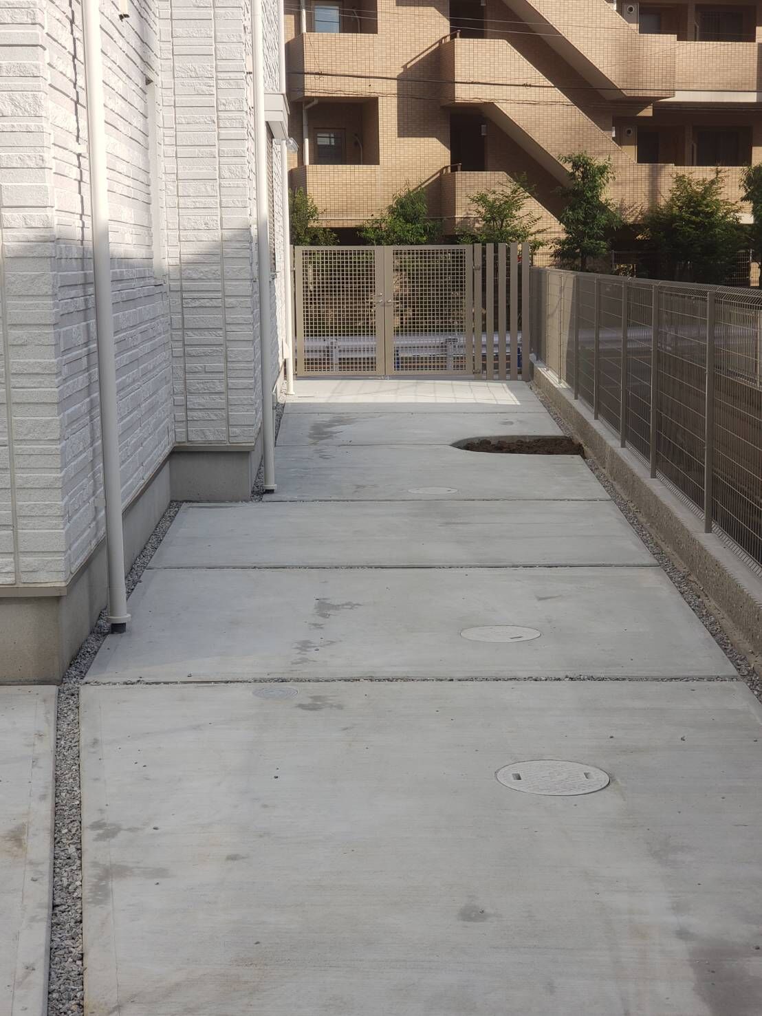 裏門扉　通路　吉川工業